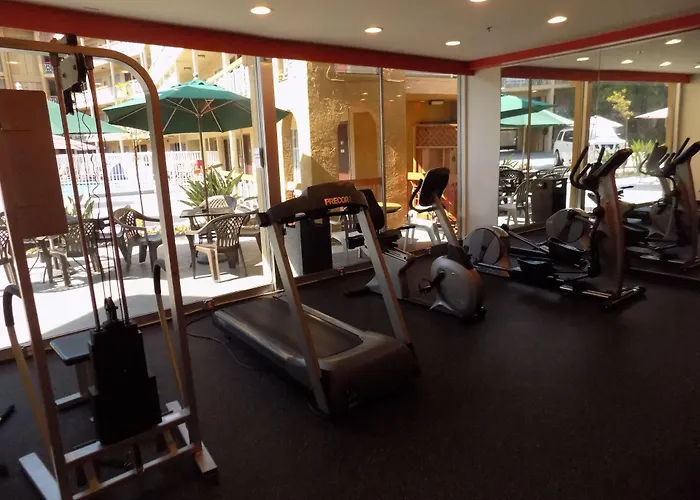 Ramada By Wyndham Burbank Airport